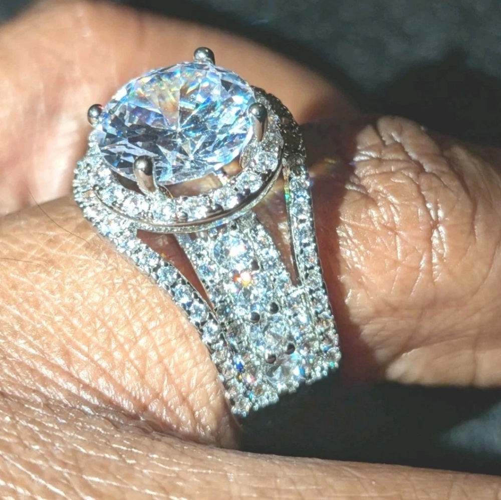 4CT Round Cut Lab-Created Diamond Ring Halo Split Shank White Gold Plated Sz 8